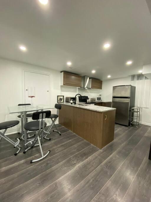 Adorable Quiet Open Concept Private Studio Suite Ajax Exterior photo